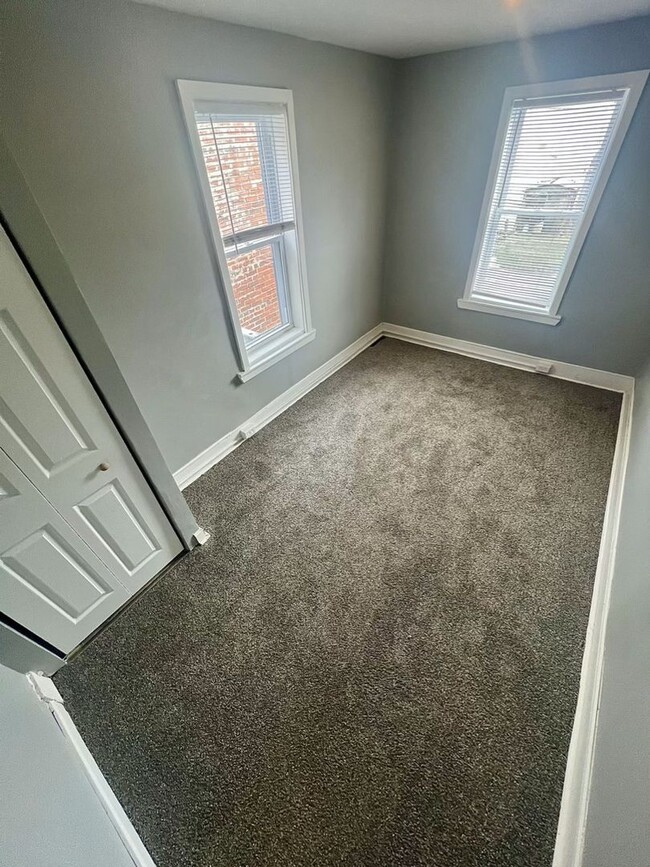 Building Photo - Newly Renovated 4BR/1BA in Wilmington - No...