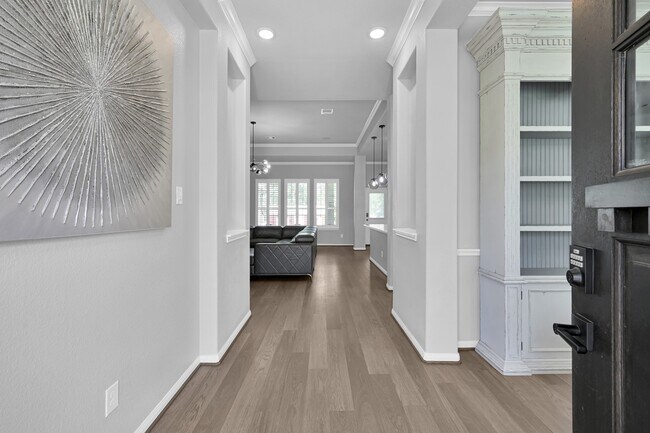 Building Photo - 18207 Samie Nell Ct