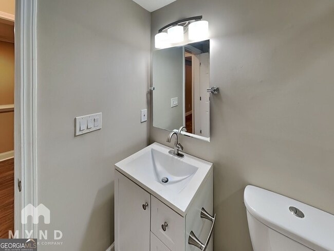 Building Photo - 12515 Magnolia Cir