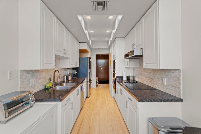 Building Photo - 200 N Swall Dr