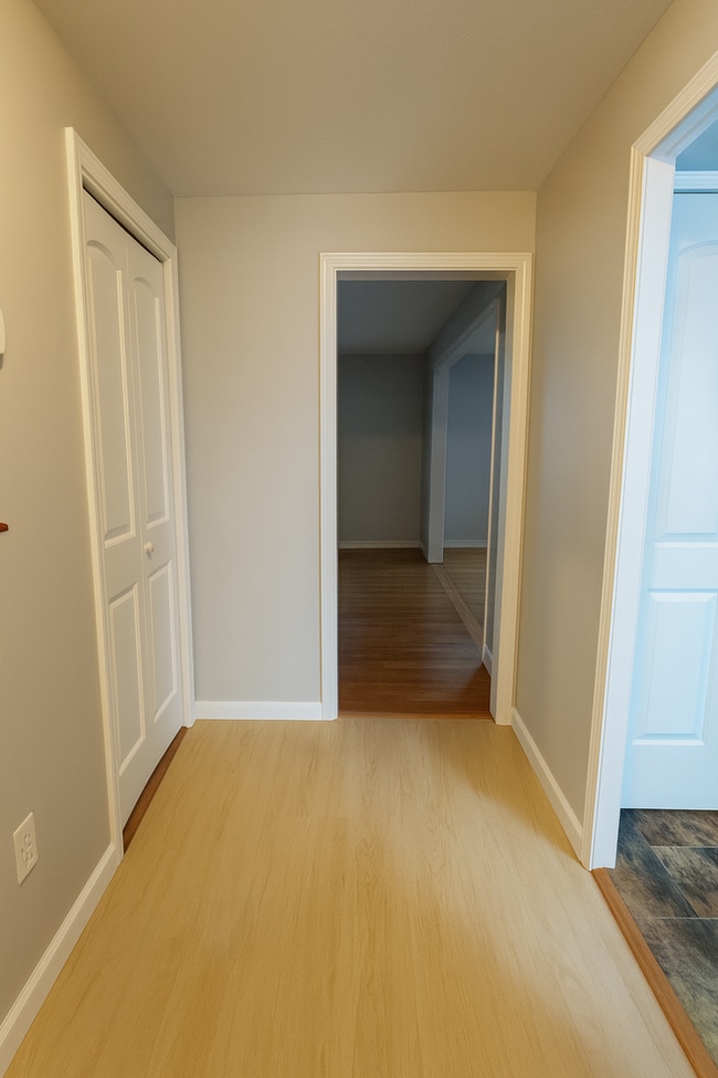 Building Photo - 2 Bedroom 2 Bath Home on Lake Delta For Rent!