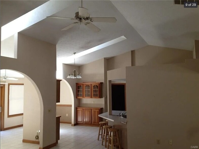 Building Photo - 2770 Torrey Pines