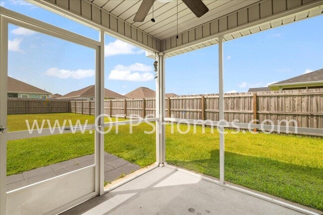 Building Photo - 6123 Redberry Dr