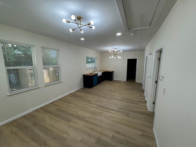 Building Photo - 2554 Selman Ave