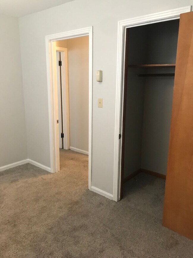 Building Photo - 1662 Vista Ln