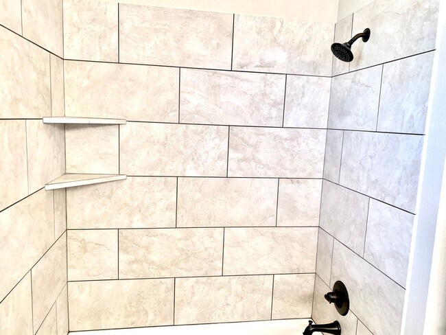 Building Photo - 9609 Hyden Ave