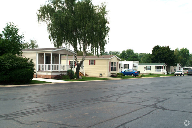 Building Photo - Cranberry Lake