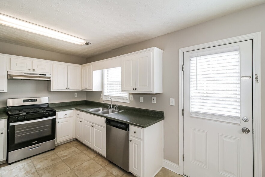 Building Photo - 248 Pebble Creek Dr