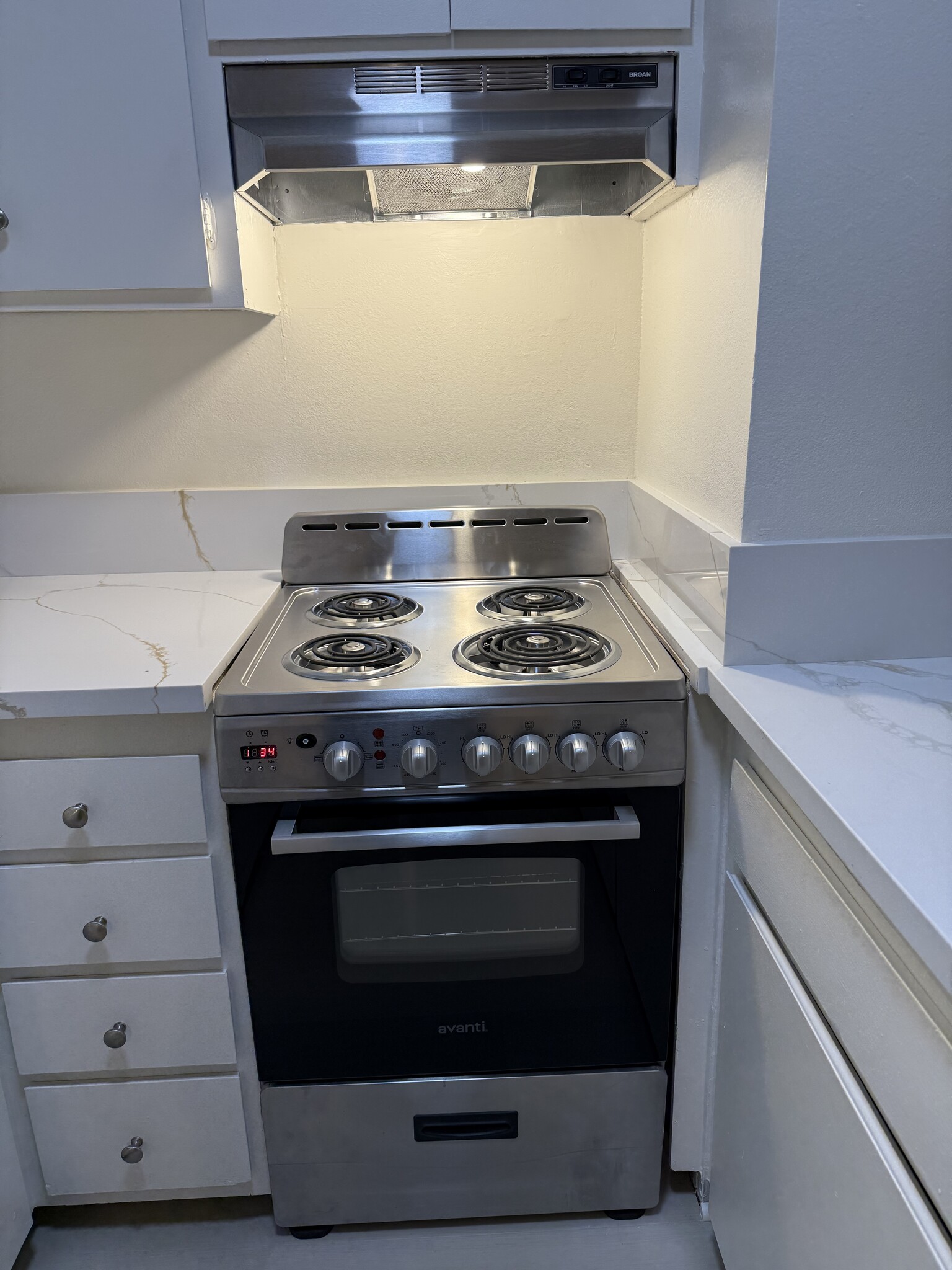 Building Photo - 256 S La Fayette Park Pl