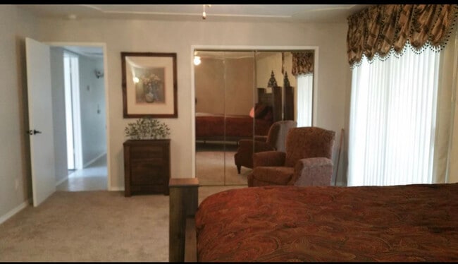 Building Photo - 1202 N McKinley Ct