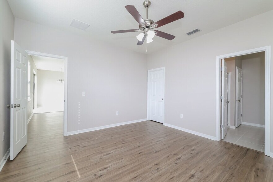 Building Photo - 1733 Cayman Cove Cir