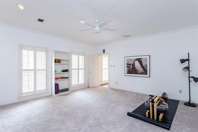 Building Photo - 3822 Overbrook Ln