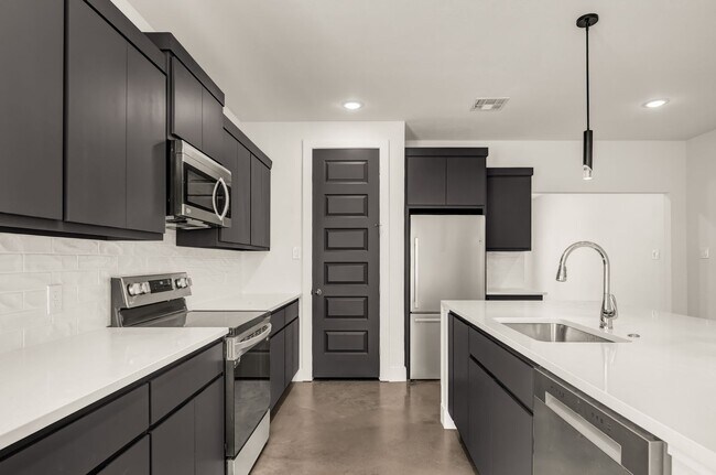 Building Photo - 3006 Alpha Wolf Ct