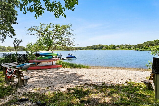 Building Photo - 205 Pine Ave