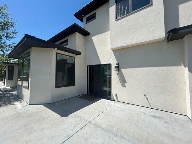 Building Photo - Luxury Living in StarView Estates - 4.98 A...