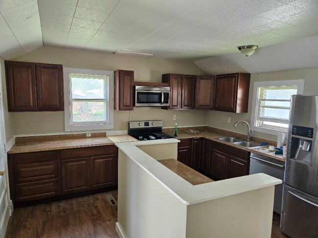 Building Photo - 1011 S Cottage Grove