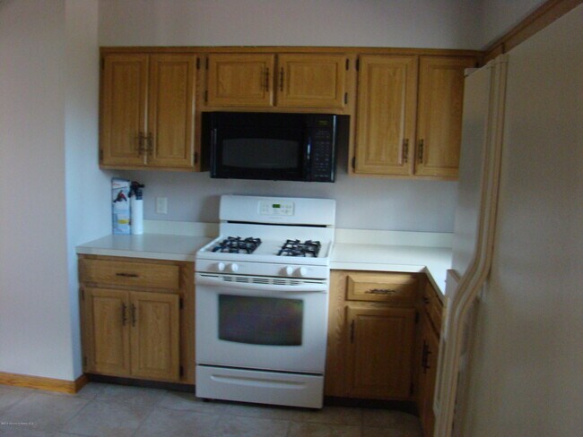 Building Photo - 30 Brunswick Dr