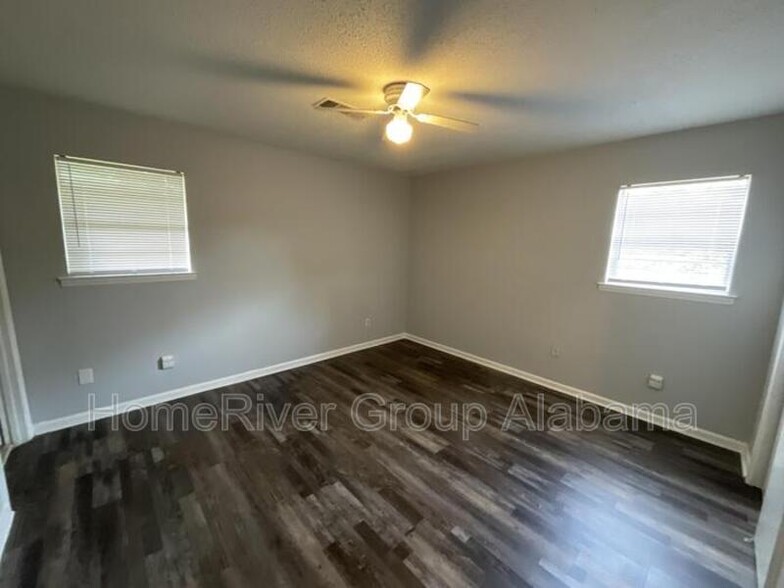 Building Photo - 613 Durward Dr