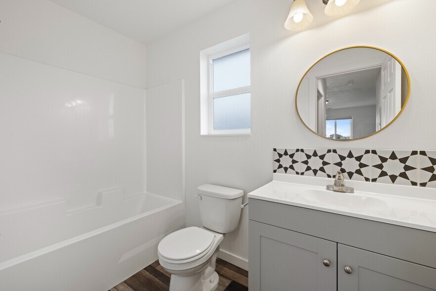 Building Photo - 2625 W Marina Dr