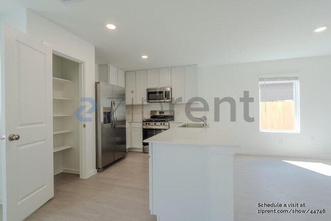 Building Photo - 18003 Valle Cupa Ln