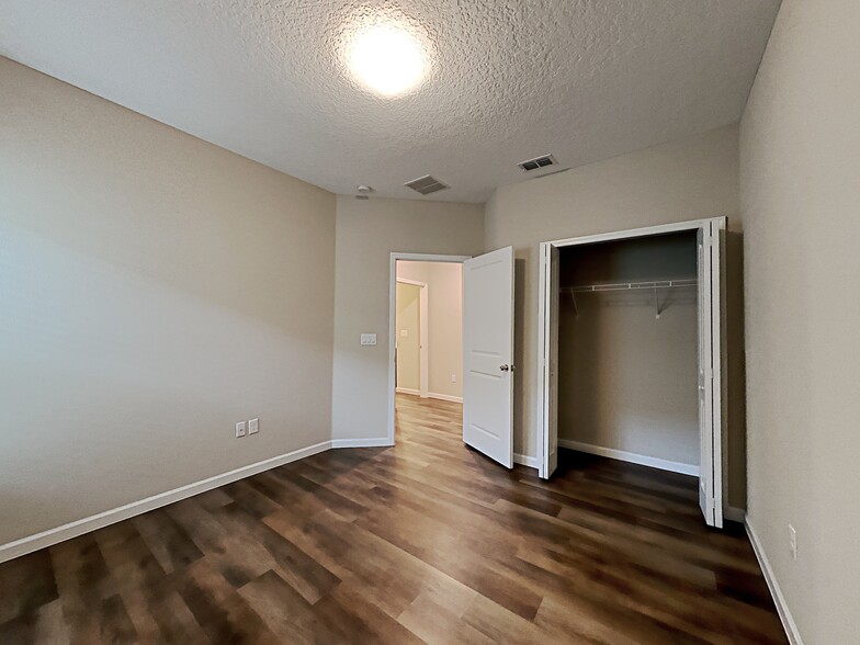 Building Photo - 161 Stone Arbor Ln