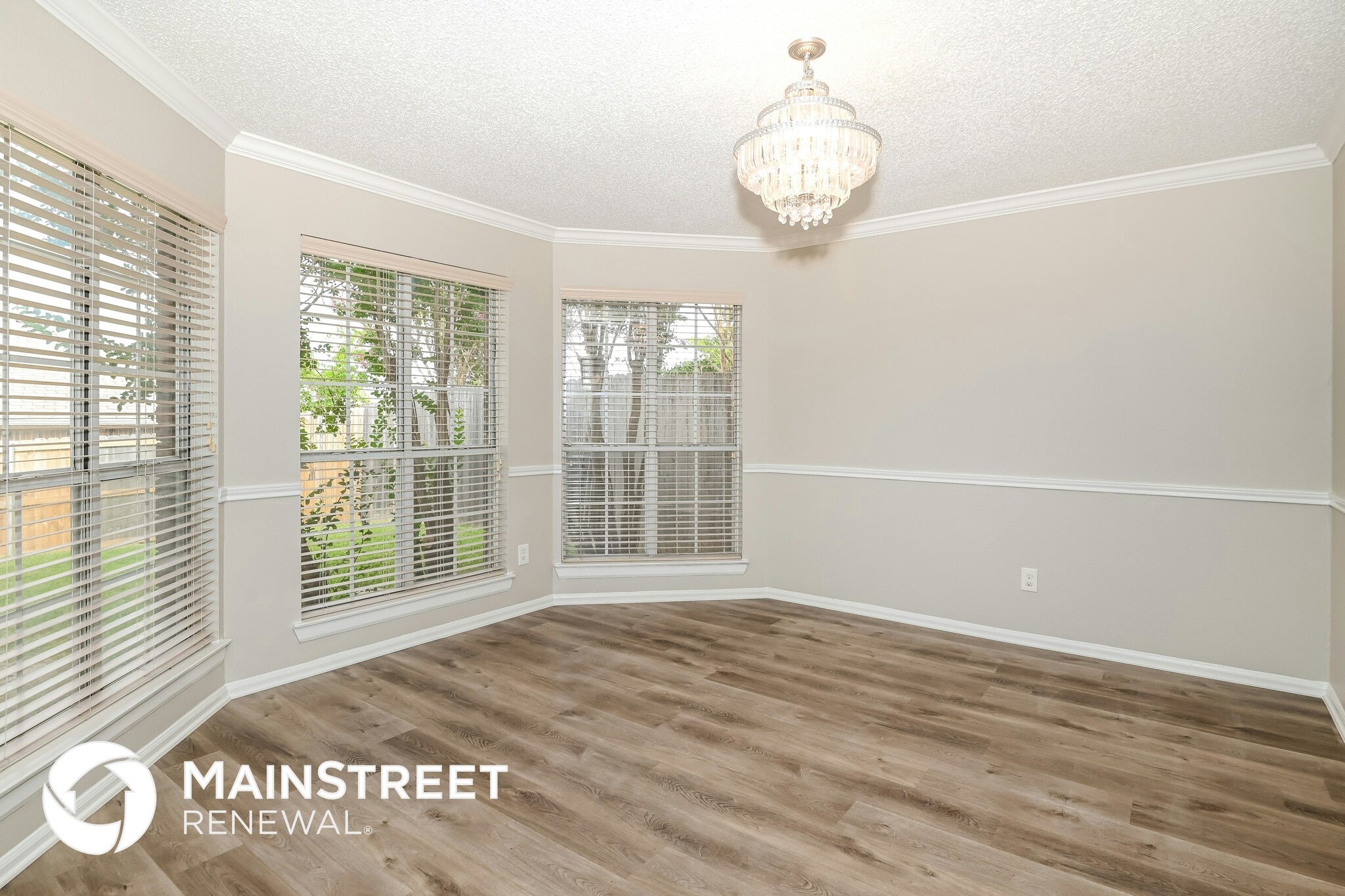 Building Photo - 6355 Knoll Ridge Dr