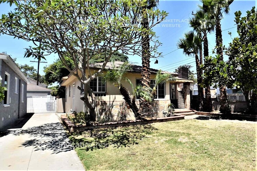 Building Photo - 9925 Orange Ave