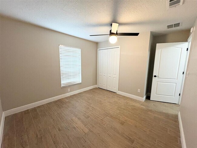 Building Photo - 9718 Crenshaw Cir