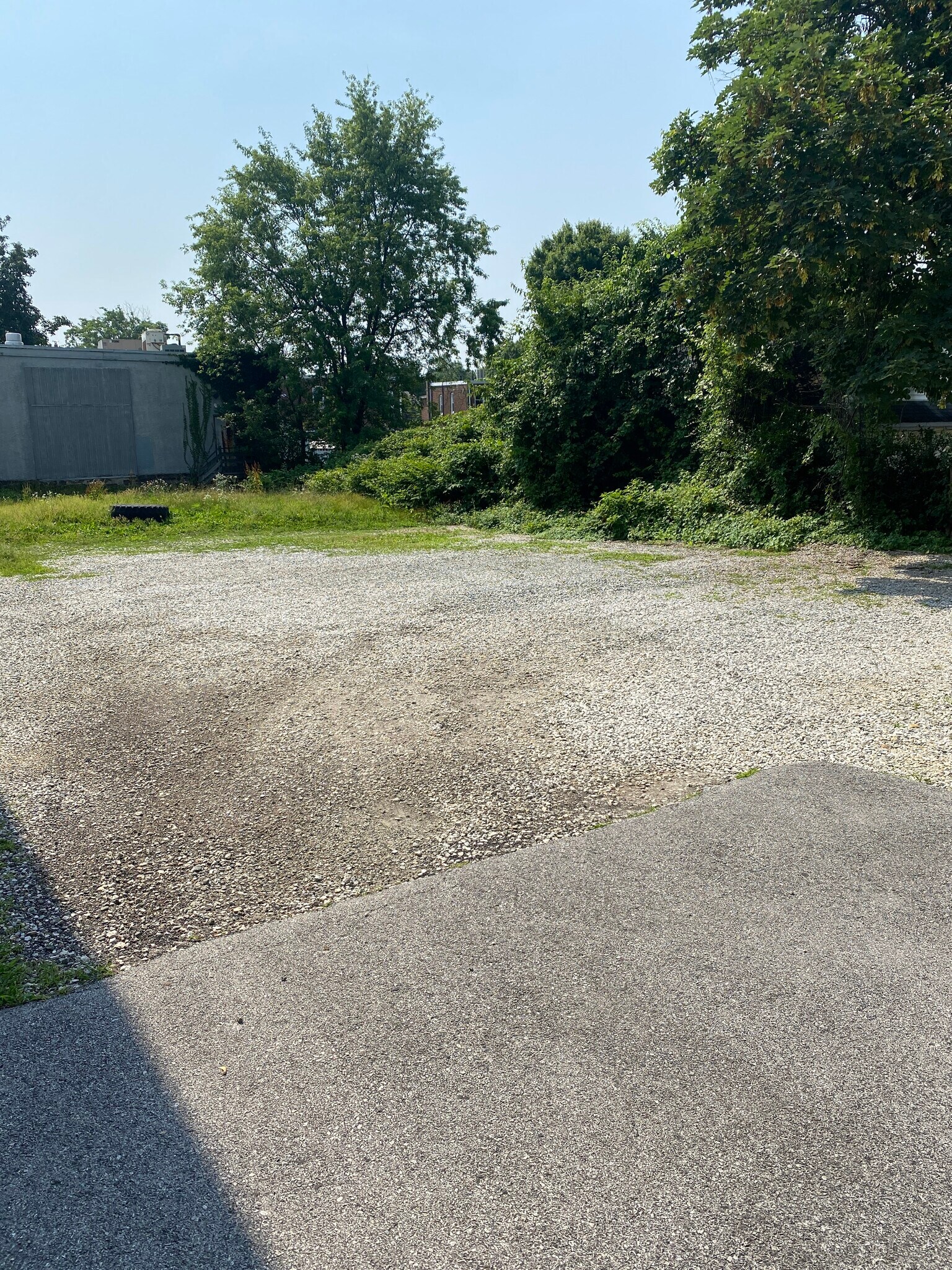 Private Parking - 893 Penn St