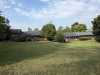 Building Photo - 1400 Shepherd Dr
