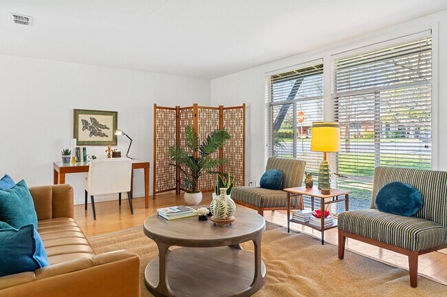 Building Photo - Centrally Located - Minutes from Dell Children's Hospital