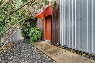 Building Photo - 2605 Calumet St