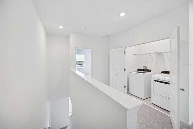 Building Photo - 3007 Maloof Dr