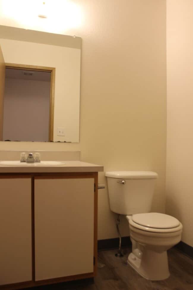 Building Photo - Three bedroom townhouse