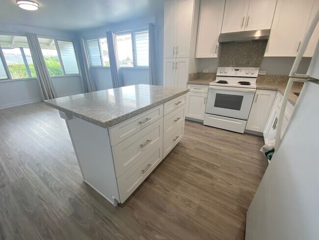 Building Photo - 439MAT