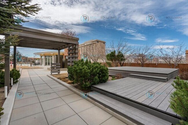 Building Photo - Modern 1 Bedroom 1 Bath Luxury Condo at Th...