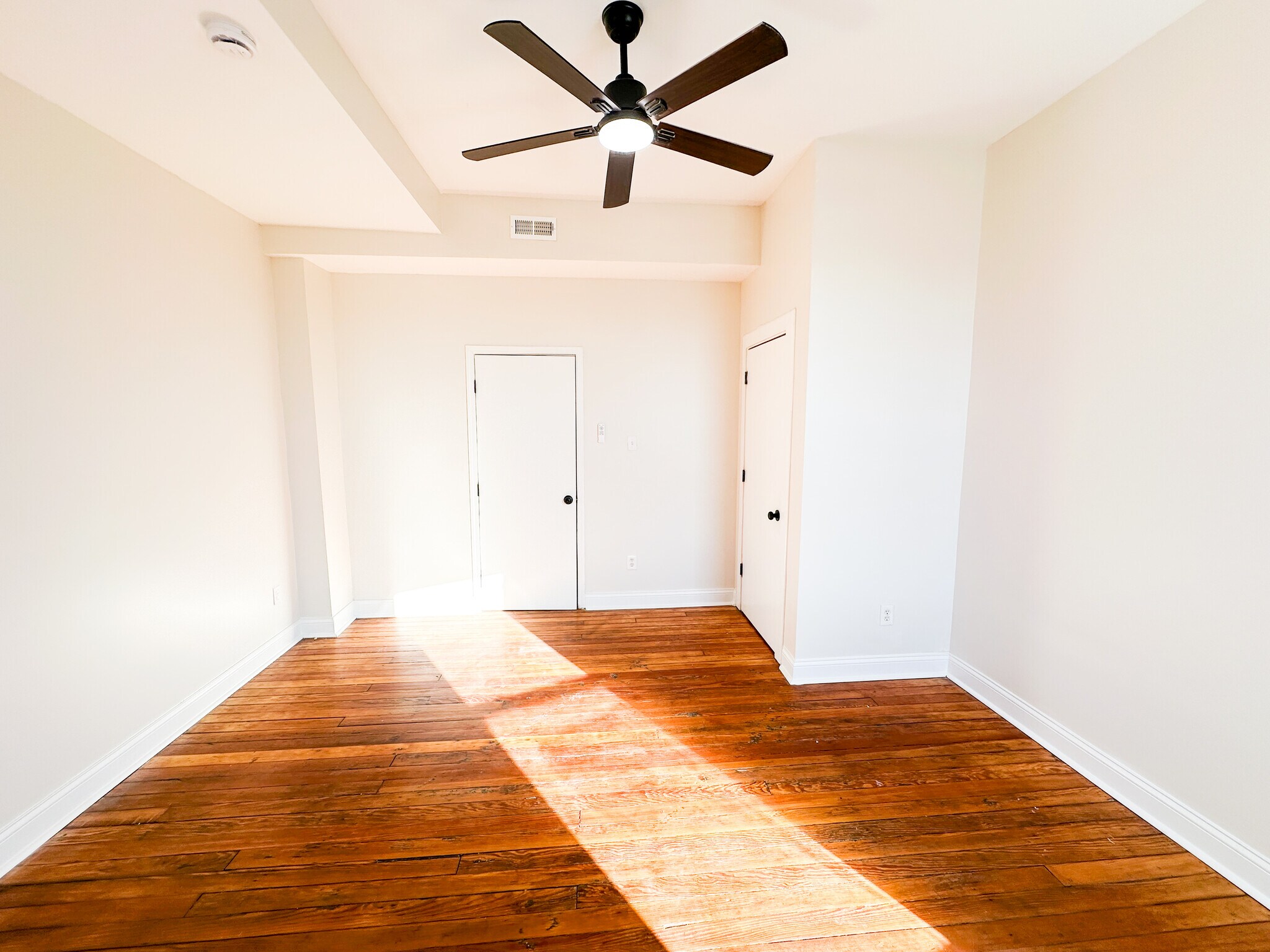 Building Photo - 3333 California Ave