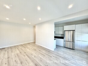 Building Photo - 141 N Swall Dr