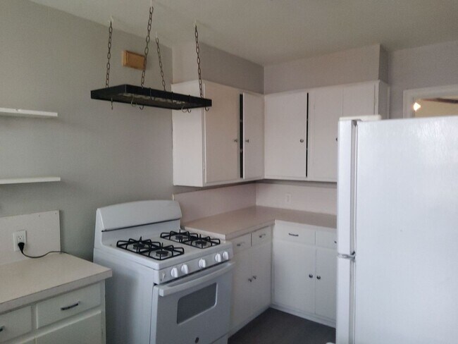 Building Photo - 157 Roberta Dr