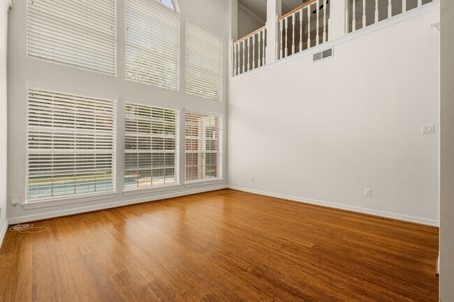 Building Photo - 14207 Woodville Gardens Dr