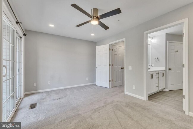 Building Photo - 5980 Kimberly Anne Way