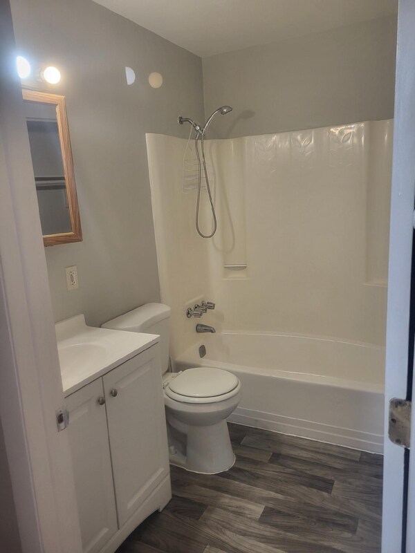 Building Photo - 1675 avenue b Ave