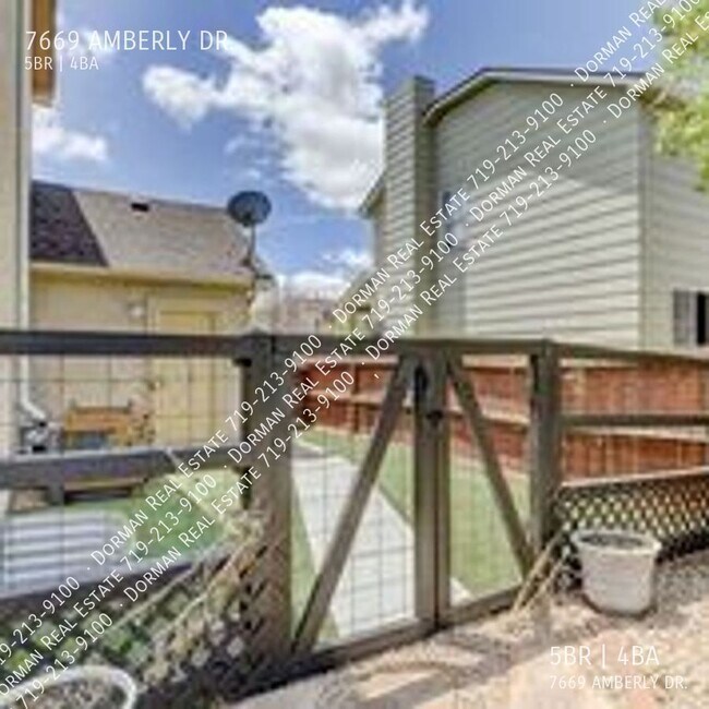 Building Photo - 7669 Amberly Dr