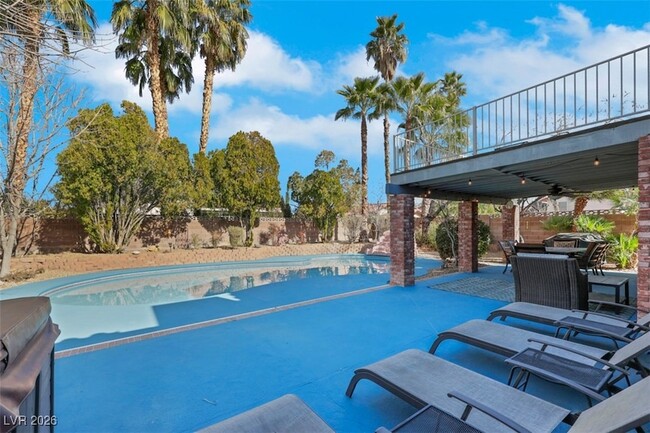 Building Photo - 5844 Buhl Ct