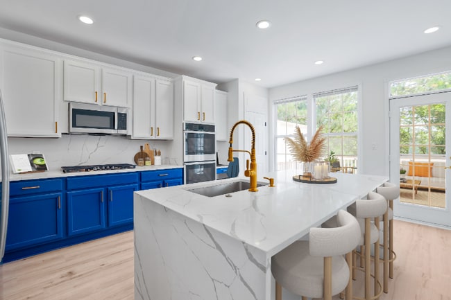 Building Photo - 43068 Shadow Terrace