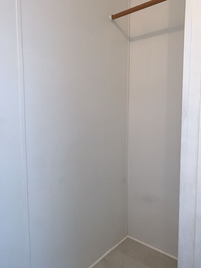 Building Photo - Stunning manufactured home w/detached garage!