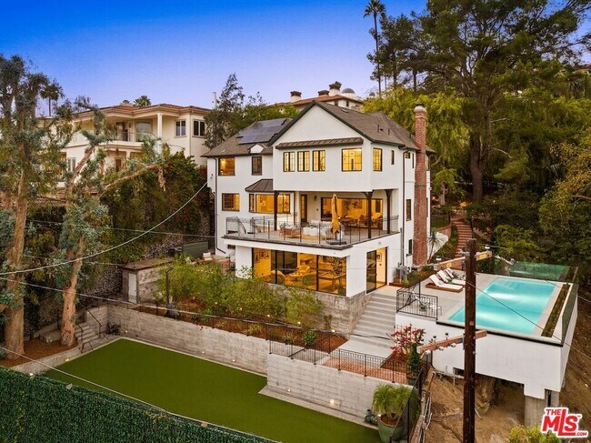 Building Photo - 4818 Bonvue Ave