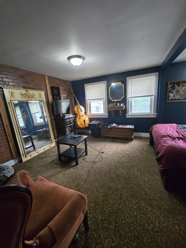 Building Photo - 3 Bedroom 1.5 Bath Single Family Home for ...