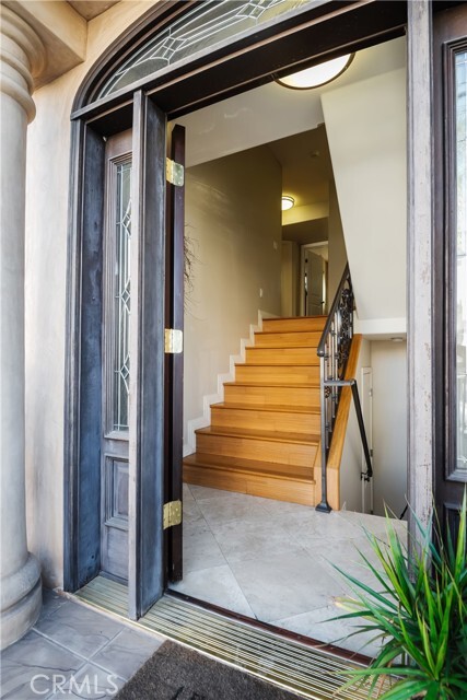 Building Photo - 606 5th St