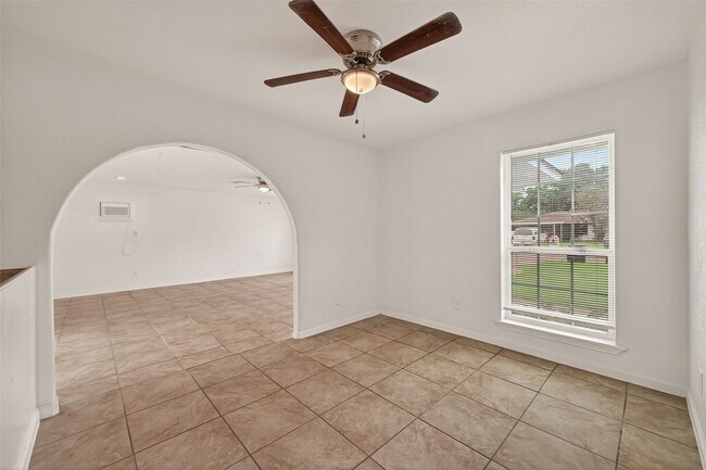 Building Photo - 6311 Tall Willow Dr